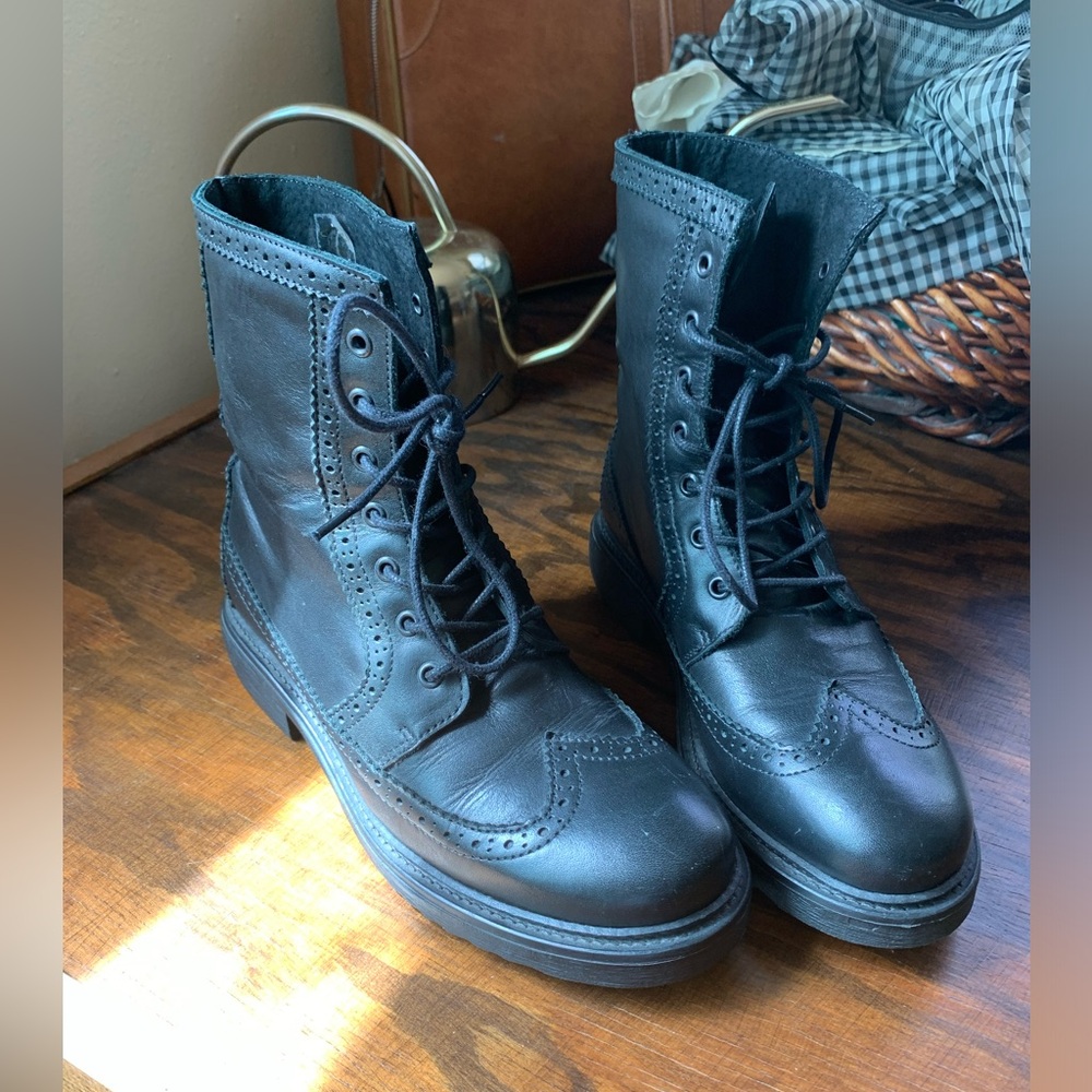 Black Leather Brogue Lace-up Boots